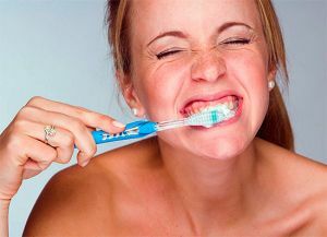 pain when brushing teeth
