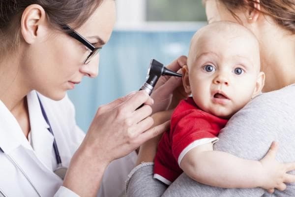 סימנים ותסמינים של דלקת האוזן אצל תינוקות
