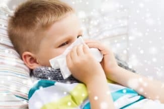 Como tratar um resfriado em uma criança