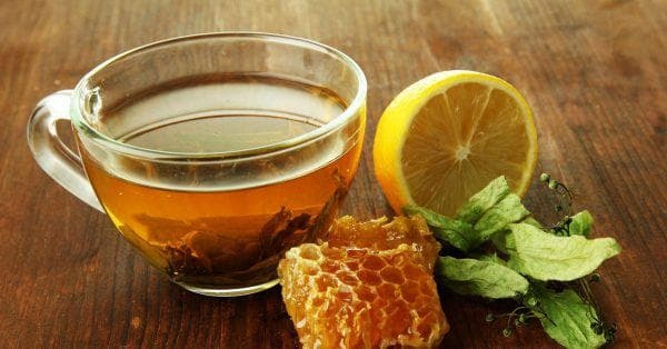 citron avec du thé pour le rhume