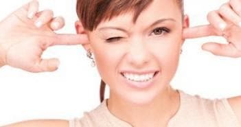 מה לעשות אם האוזן מטילה: סיבה וטיפול
