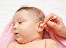 problemas com as orelhas do bebê