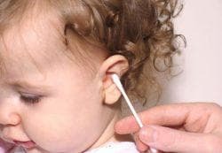 rengjøring av ørene til barn