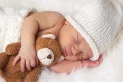 bayi yang baru lahir sering bersin