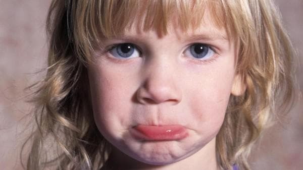 Nasilni glas s sinusitisom pri otrocih